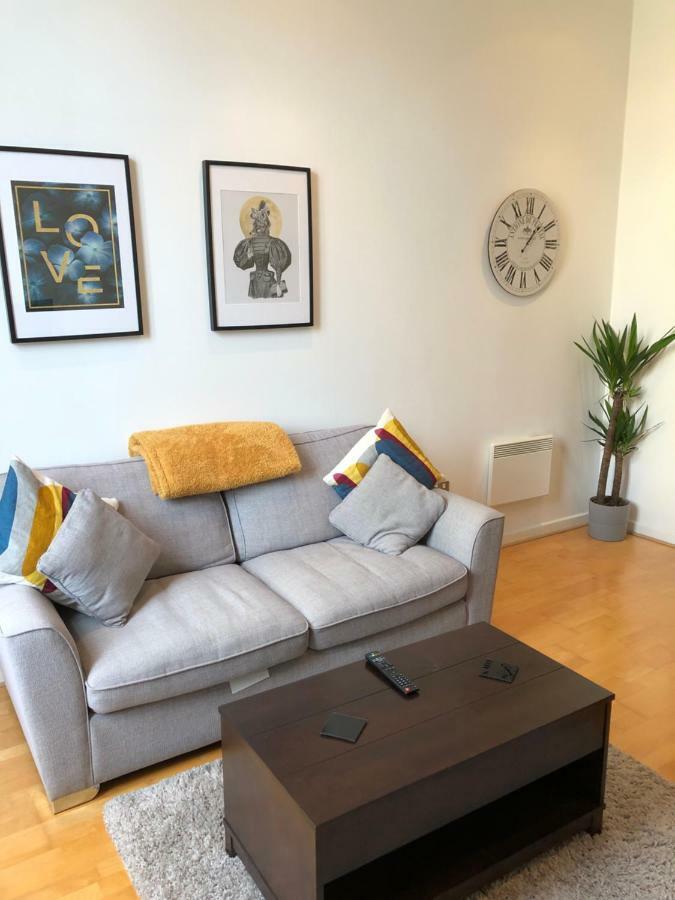 Stylish City Centre Apartment كارديف المظهر الخارجي الصورة